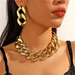 Acrylic Gold Tone Chunky Chain Elegant Necklace Earrings Set